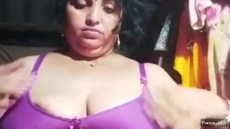 Fat sister-in-law with sensual big boobs fingered her pussy while pressing her boobs