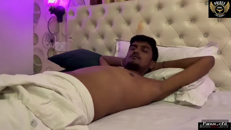 The sister-in-law of the massage center gave a massage to a young boy and fucked him after sucking his penis.